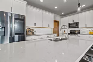 4647 N Cherryvale Ave, Appleton, WI 54913 - Photo 19