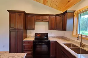 247 E Madison St, Clintonville, WI 54929 - Photo 11