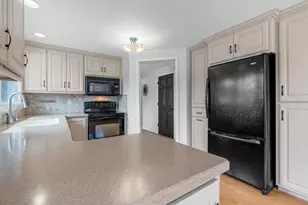 736 Melissa St, Menasha, WI 54952 - Photo 5