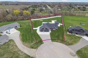594 Prairie Gardens Ln, Pulaski, WI 54162 - Photo 67