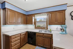 2511 S Carpenter St, Appleton, WI 54915 - Photo 9