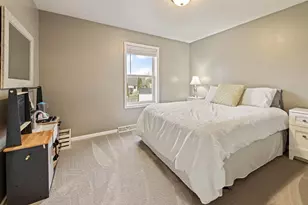 498 Windrose Ct, Green Bay, WI 54311 - Photo 15