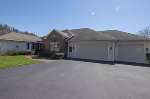 N4655 Quintessence Ct, New London, WI 54961 - Photo 5