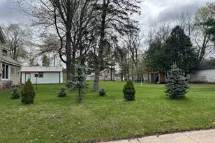 410 Franklin St, Waupaca, WI 54981 - Photo 5