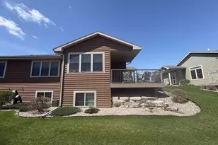 1256 Cameron Cir, Neenah, WI 54956 - Photo 3