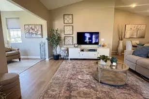 1256 Cameron Cir, Neenah, WI 54956 - Photo 7