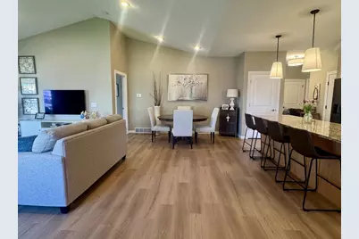 1256 Cameron Circle, Neenah, WI 54956 - Photo 9