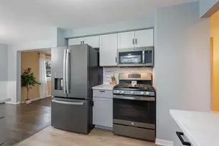 1034 Ridge Ln, Appleton, WI 54914 - Photo 7