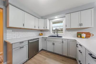 1034 Ridge Lane, Appleton, WI 54914 - Photo 5