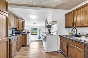 130 Summit St, Pulaski, WI 54162 - Photo 3