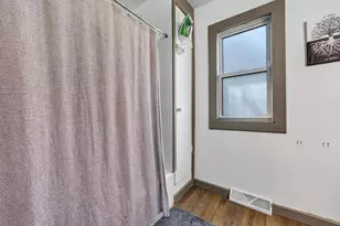 130 Summit St, Pulaski, WI 54162 - Photo 7