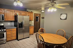 2005 Oak St, Oshkosh, WI 54901 - Photo 9