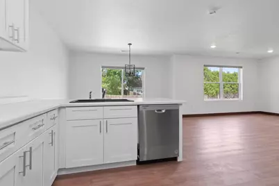 735 Hoffman Road, Green Bay, WI 54301 - Photo 13