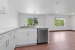 735 Hoffman Rd, Green Bay, WI 54301 - Photo 13