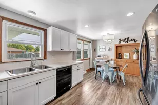 976 Watermolen Ave, Green Bay, WI 54304 - Photo 9
