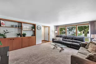 976 Watermolen Ave, Green Bay, WI 54304 - Photo 3
