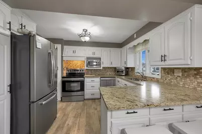 1412 Gross Avenue, Green Bay, WI 54304 - Photo 3