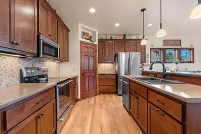 177 Clearwater Court, Appleton, WI 54913 - Photo 5