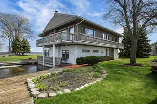 2384 Hickory Ln, Oshkosh, WI 54901 - Photo 11