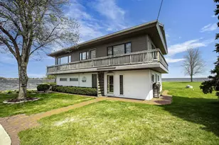 2384 Hickory Ln, Oshkosh, WI 54901 - Photo 7