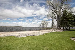 2384 Hickory Ln, Oshkosh, WI 54901 - Photo 17