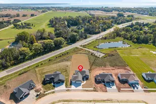W5759 Roundstone Pl, Menasha, WI 54952 - Photo 57
