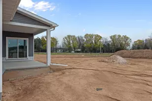 W5759 Roundstone Pl, Menasha, WI 54952 - Photo 23