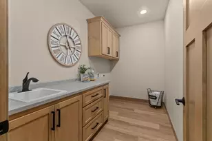 W5759 Roundstone Pl, Menasha, WI 54952 - Photo 31
