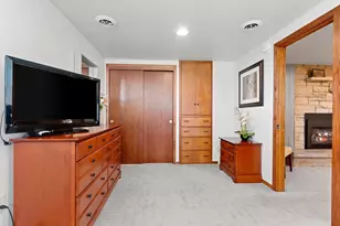 2203 Gilson Ct, Green Bay, WI 54304 - Photo 21