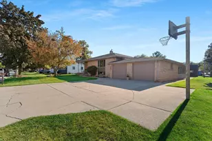 2203 Gilson Ct, Green Bay, WI 54304 - Photo 53