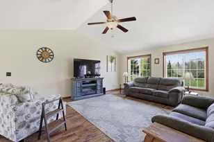 922 Denise Ct, Kaukauna, WI 54130 - Photo 5
