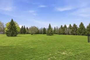 922 Denise Ct, Kaukauna, WI 54130 - Photo 3