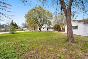 2120 Crane St, Oshkosh, WI 54901 - Photo 9