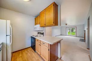 1313 Wittmann Park Ln, Menasha, WI 54952 - Photo 5