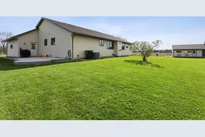 W2150 Crosstown Road, Hilbert, WI 54129 - Photo 25