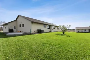 W2150 Crosstown Rd, Hilbert, WI 54129 - Photo 25