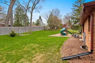 2857 St Ann Dr, Green Bay, WI 54311 - Photo 37