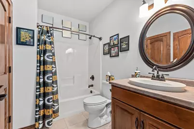 1355 Prairie Lake Circle, Neenah, WI 54956 - Photo 49