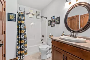 1355 Prairie Lake Cir, Neenah, WI 54956 - Photo 49
