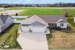 1657 Red Oak St, Green Bay, WI 54313 - Photo 9