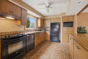 2717 N Elmwood Ct, Appleton, WI 54911 - Photo 9