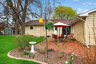 1296 Lakeview Ln, Menasha, WI 54952 - Photo 3