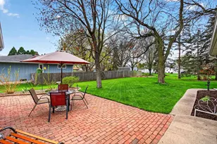 1296 Lakeview Ln, Menasha, WI 54952 - Photo 5