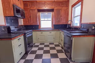 414 Fulton St, Waupaca, WI 54981 - Photo 9