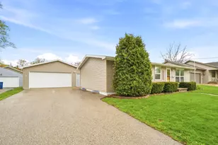 920 N Lark St, Oshkosh, WI 54902 - Photo 23