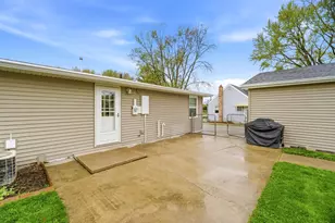 920 N Lark St, Oshkosh, WI 54902 - Photo 19