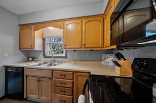 430 Silver Spring Dr, Green Bay, WI 54303 - Photo 13
