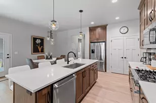 2832 Elm Tree Hl, Green Bay, WI 54313 - Photo 11