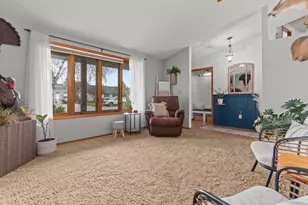 2212 W Seneca Dr, Appleton, WI 54914 - Photo 5
