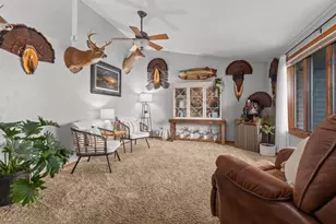 2212 W Seneca Dr, Appleton, WI 54914 - Photo 7